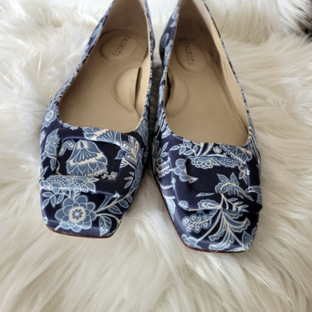 Talbots size 10 India Ink Multi Sutton Buckle